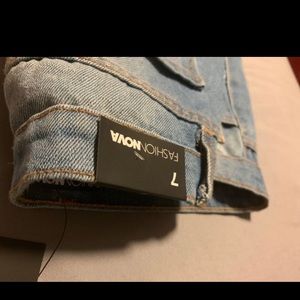 FASHION NOVA JEANS